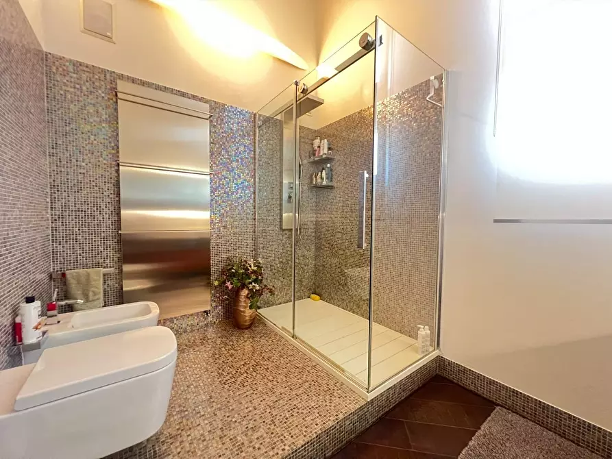 Immagine 25 di Villa in vendita  a Fucecchio