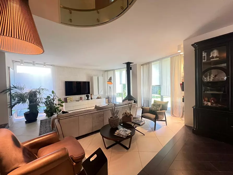 Immagine 9 di Villa in vendita  a Fucecchio