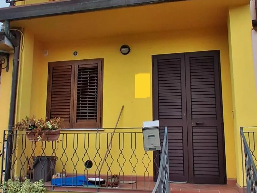 Immagine 1 di Terratetto in vendita  a Lucca