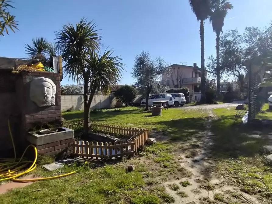 Immagine 4 di Casa quadrifamiliare in vendita  a Massa