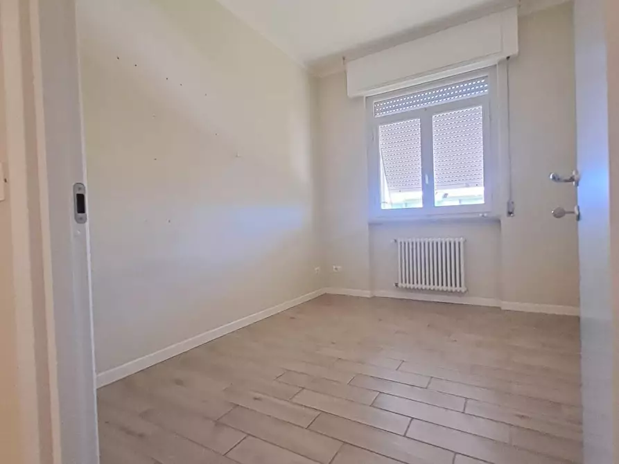 Immagine 19 di Appartamento in vendita  a Carrara