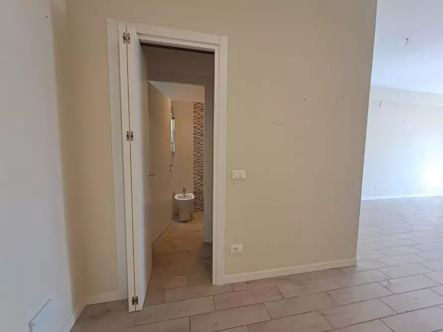 Immagine 25 di Appartamento in vendita  a Carrara