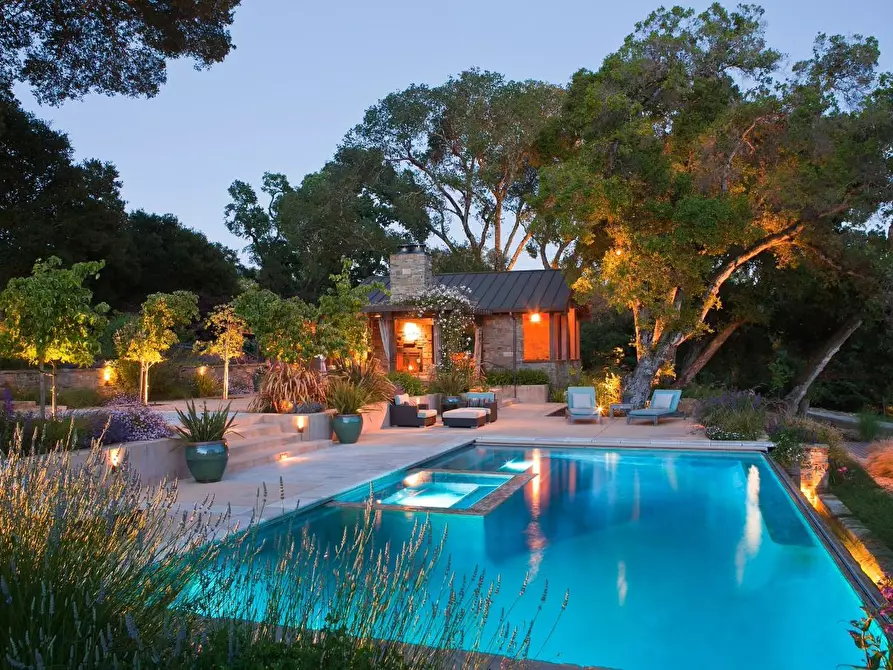 Immagine 1 di Villa in vendita  a Pietrasanta