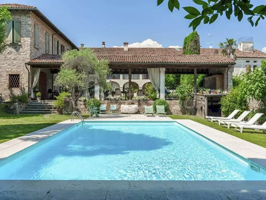 Immagine 6 di Villa in vendita  a Pietrasanta