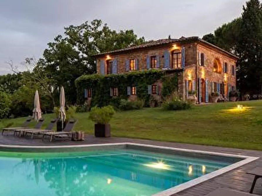 Immagine 5 di Villa in vendita  a Pietrasanta