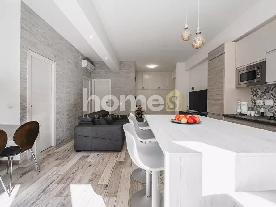 Immagine 10 di Appartamento in vendita  a Reggio Nell'emilia