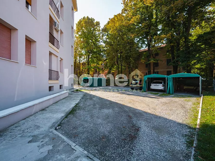 Immagine 29 di Appartamento in vendita  a Reggio Nell'emilia