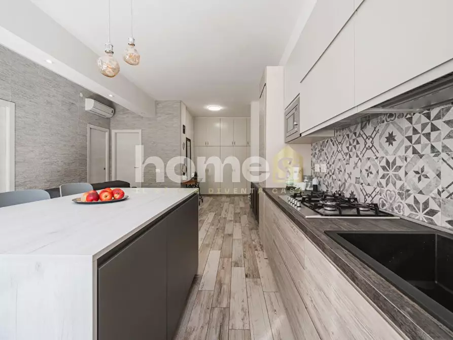 Immagine 9 di Appartamento in vendita  a Reggio Nell'emilia