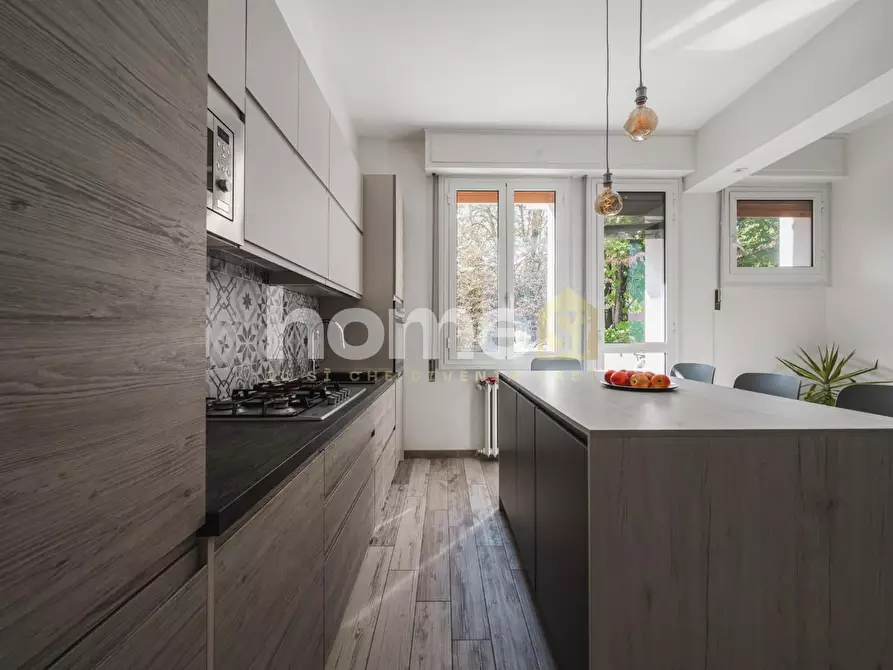 Immagine 7 di Appartamento in vendita  a Reggio Nell'emilia