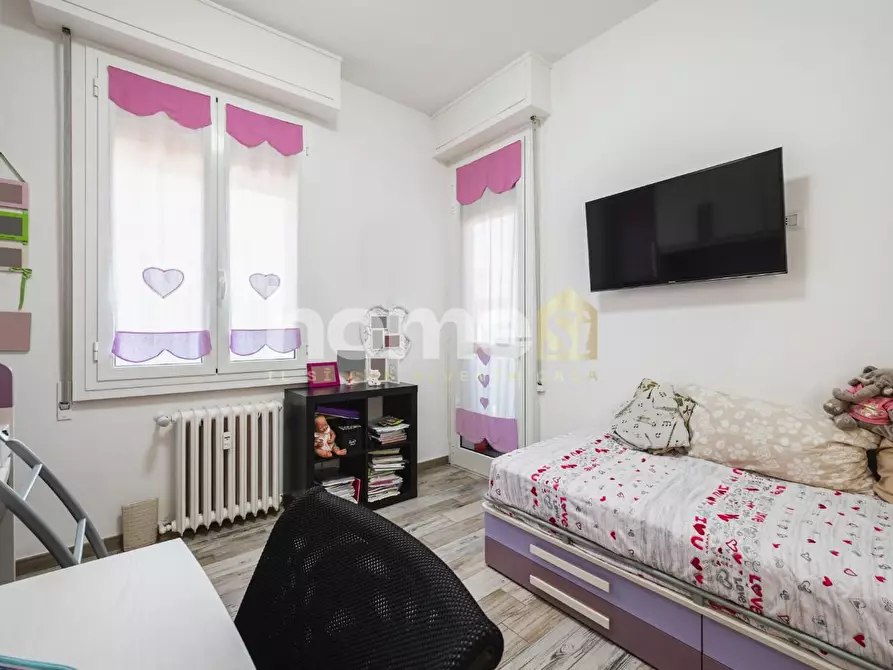 Immagine 17 di Appartamento in vendita  a Reggio Nell'emilia