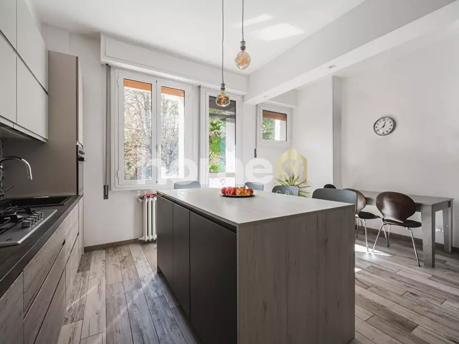 Immagine 8 di Appartamento in vendita  a Reggio Nell'emilia