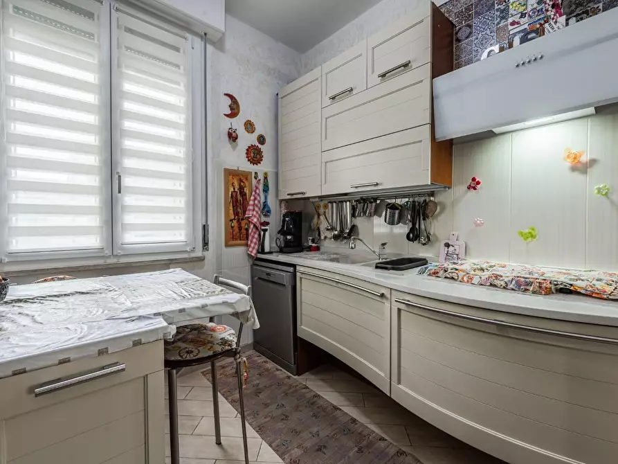 Immagine 6 di Appartamento in vendita  a Reggio Nell'emilia