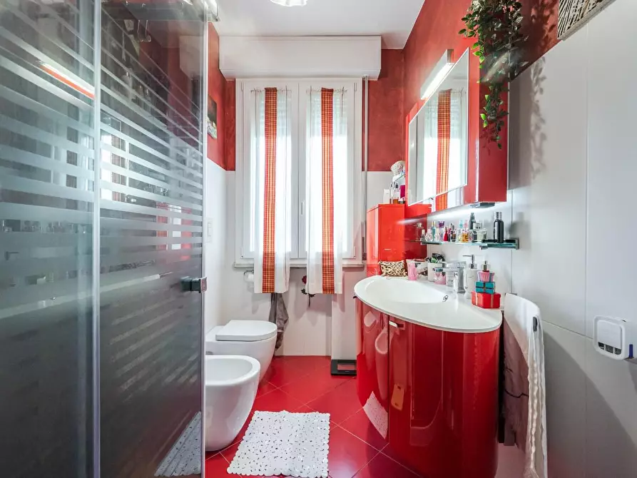 Immagine 15 di Appartamento in vendita  a Reggio Nell'emilia