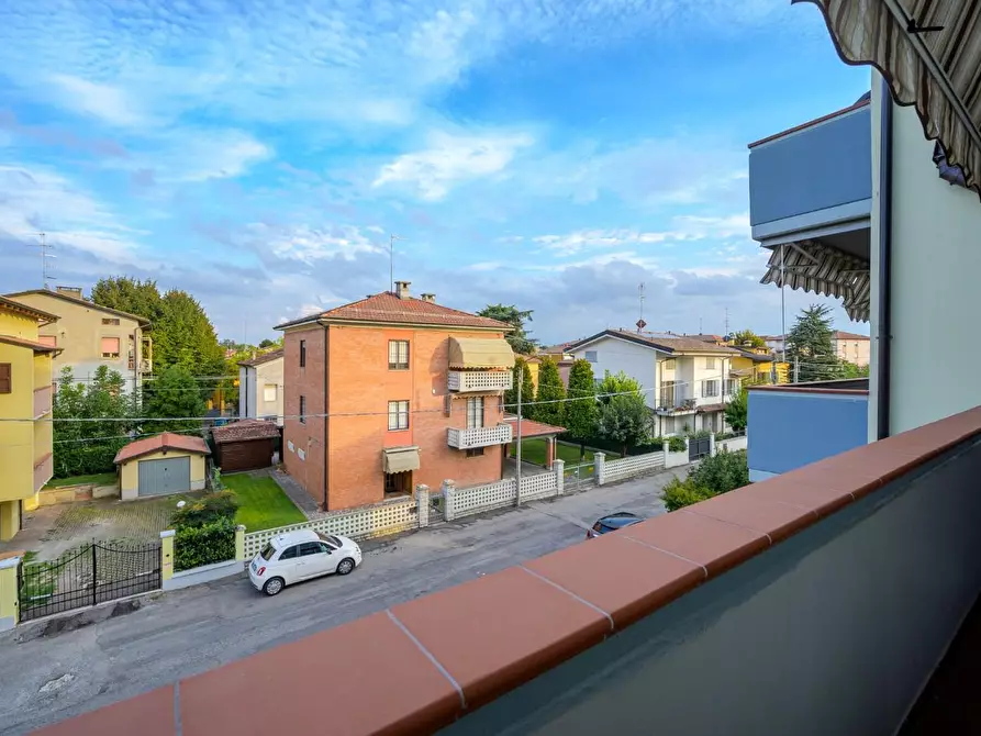Immagine 13 di Appartamento in vendita  a Reggio Nell'emilia