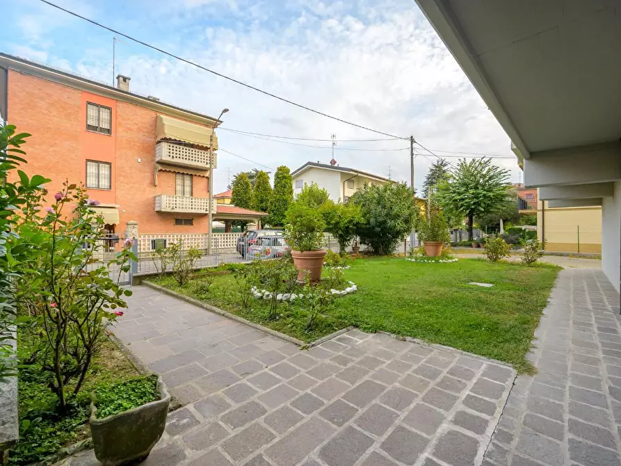 Immagine 31 di Appartamento in vendita  a Reggio Nell'emilia