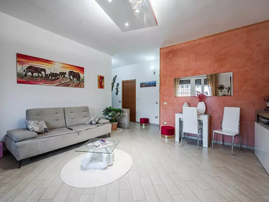 Immagine 3 di Appartamento in vendita  a Reggio Nell'emilia