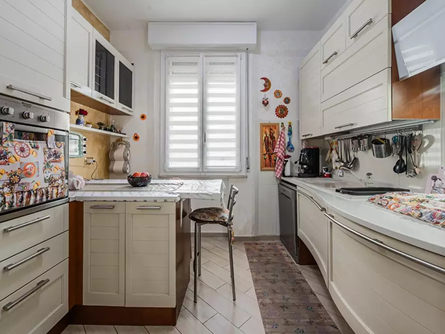 Immagine 5 di Appartamento in vendita  a Reggio Nell'emilia