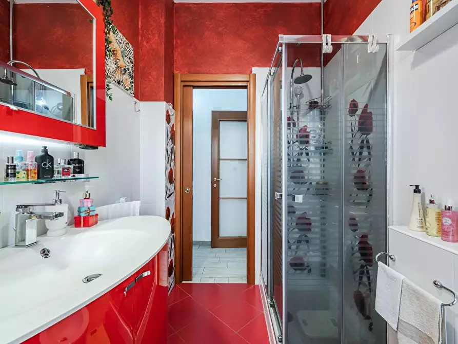 Immagine 17 di Appartamento in vendita  a Reggio Nell'emilia