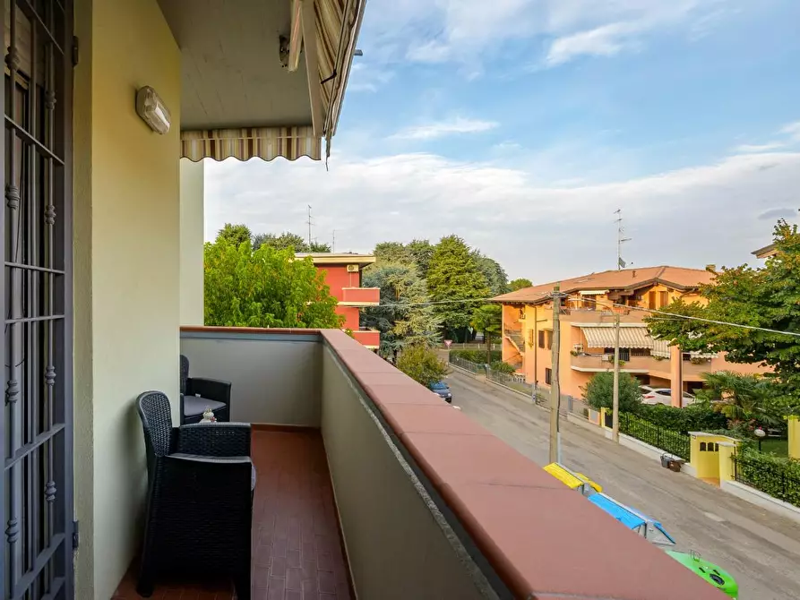 Immagine 11 di Appartamento in vendita  a Reggio Nell'emilia