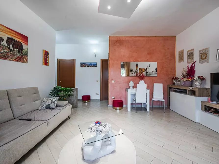 Immagine 2 di Appartamento in vendita  a Reggio Nell'emilia