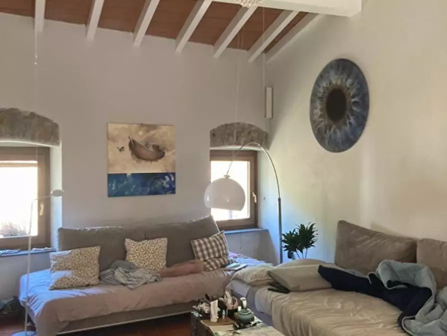 Immagine 1 di Casa semindipendente in vendita  a Ameglia