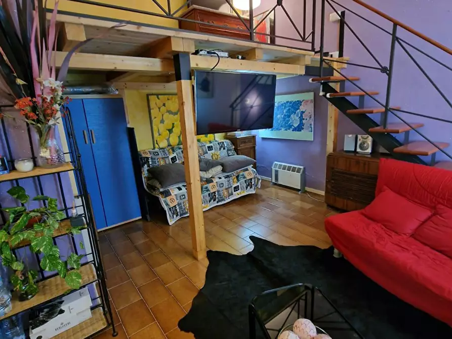 Immagine 4 di Appartamento in vendita  a Siena