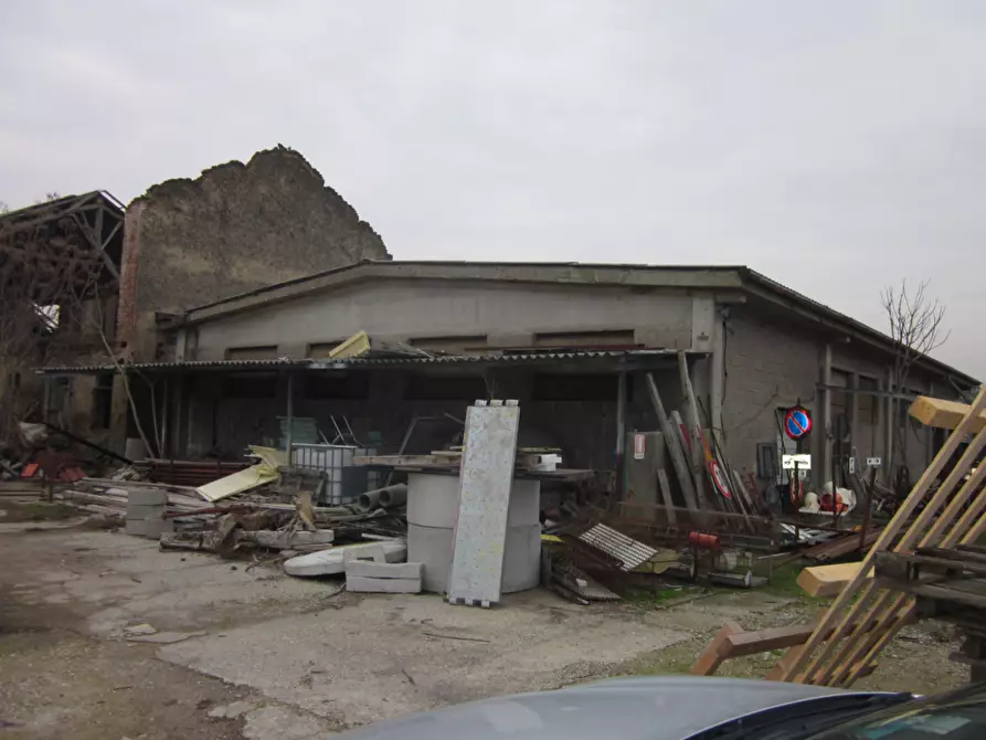 Immagine 3 di Rustico / casale in vendita  a Zerbolò