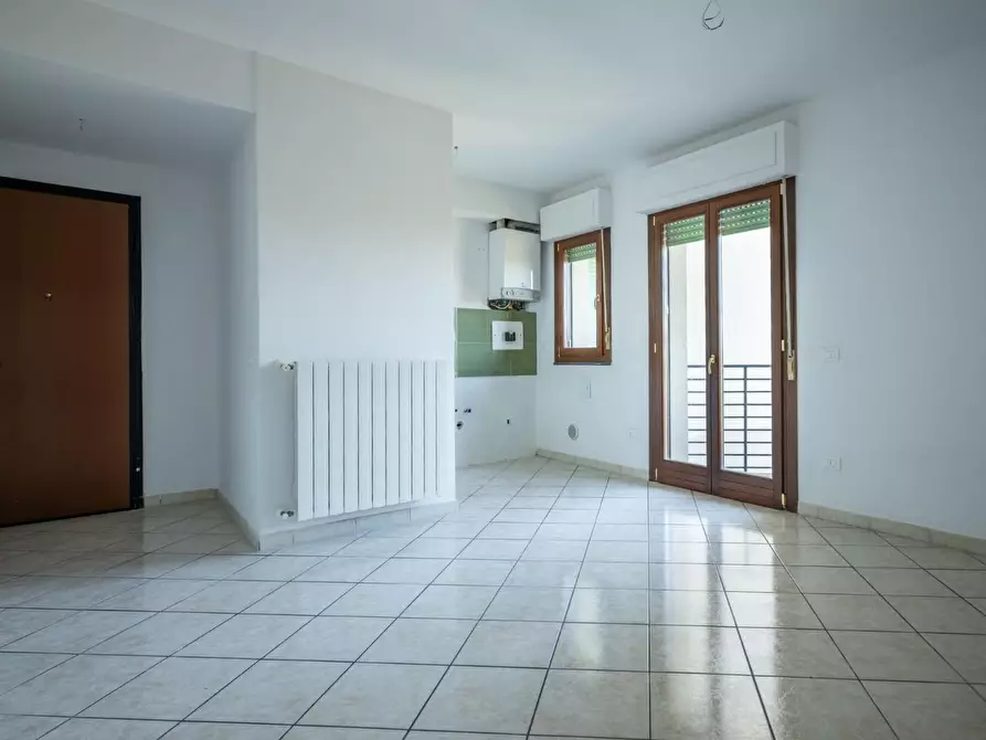 Immagine 2 di Appartamento in vendita  a Cascina