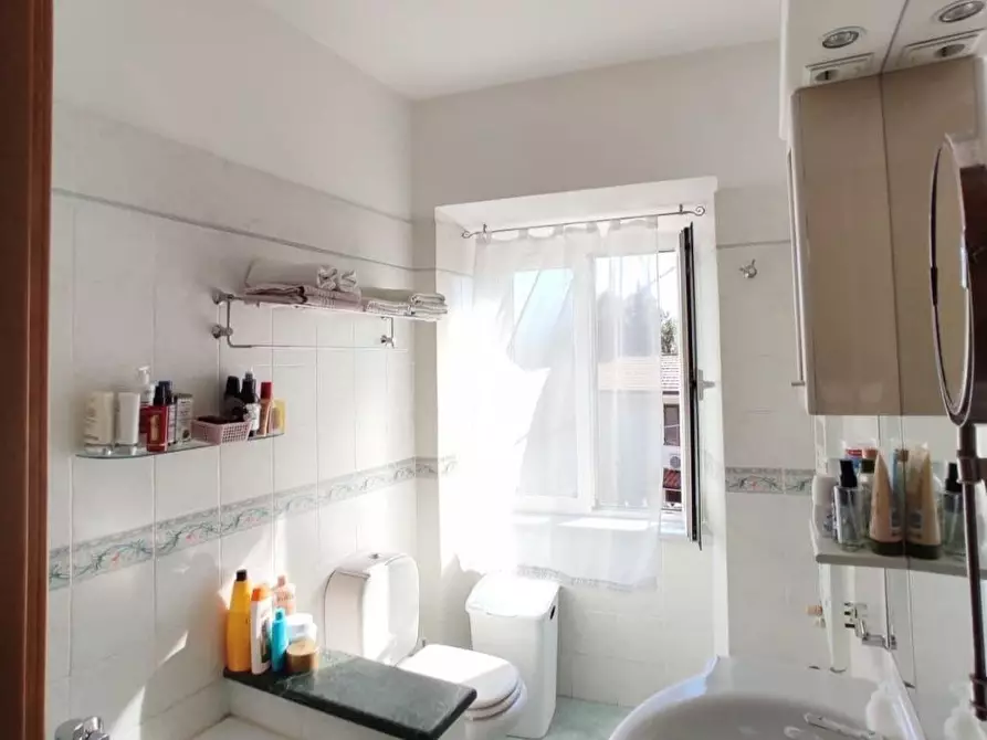 Immagine 10 di Appartamento in vendita  a Massa