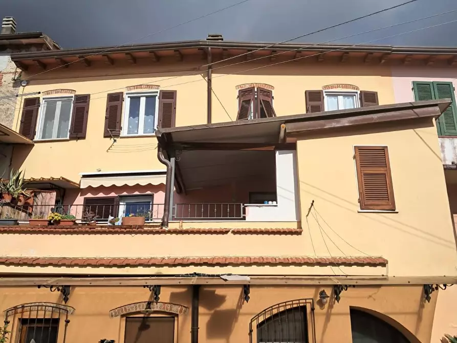 Immagine 1 di Appartamento in vendita  a Massa