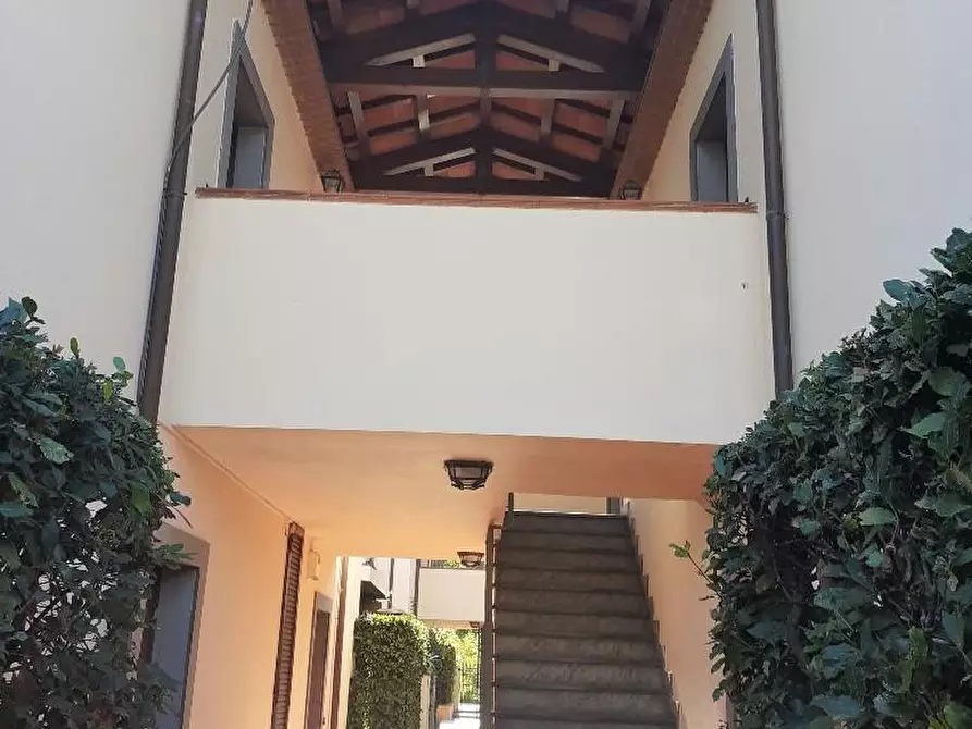 Immagine 3 di Appartamento in vendita  a Massa