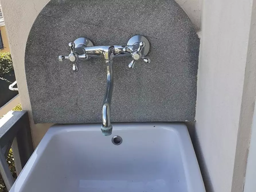 Immagine 17 di Appartamento in vendita  a Massa