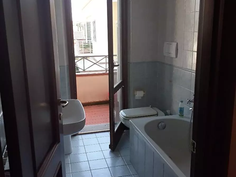 Immagine 14 di Appartamento in vendita  a Massa