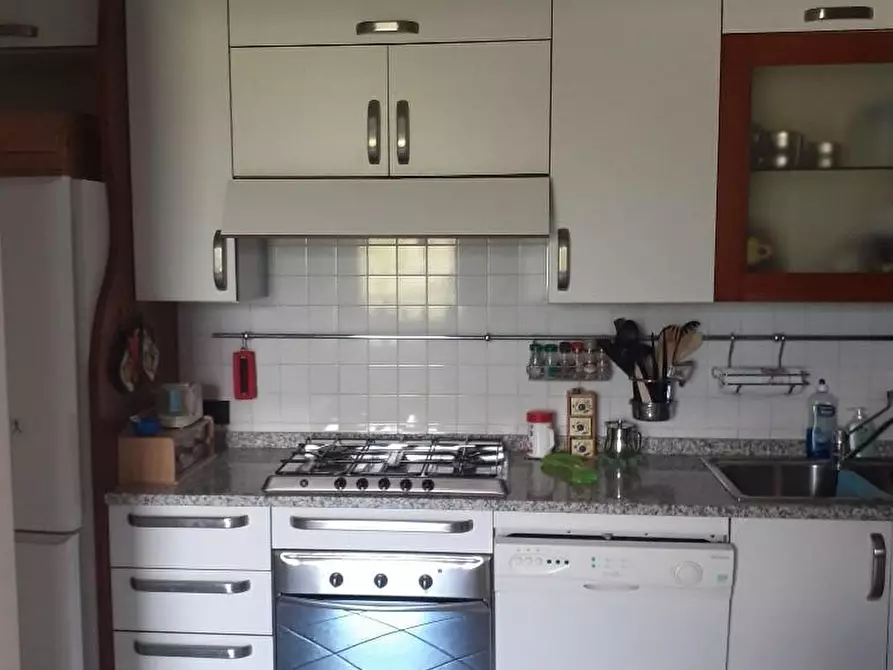 Immagine 4 di Appartamento in vendita  a Massa