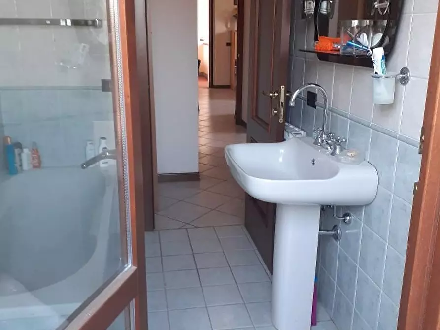 Immagine 15 di Appartamento in vendita  a Massa