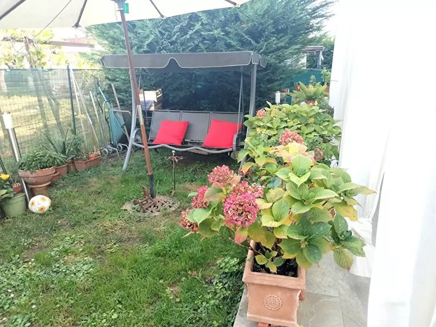 Immagine 4 di Villetta a schiera in vendita  a Massa