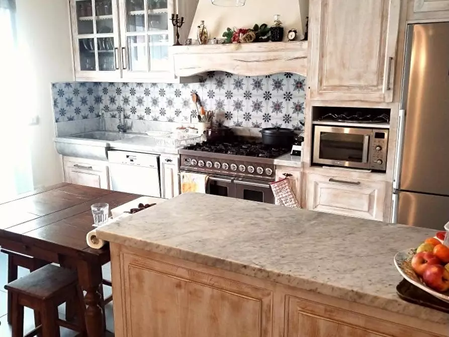 Immagine 11 di Villetta a schiera in vendita  a Massa