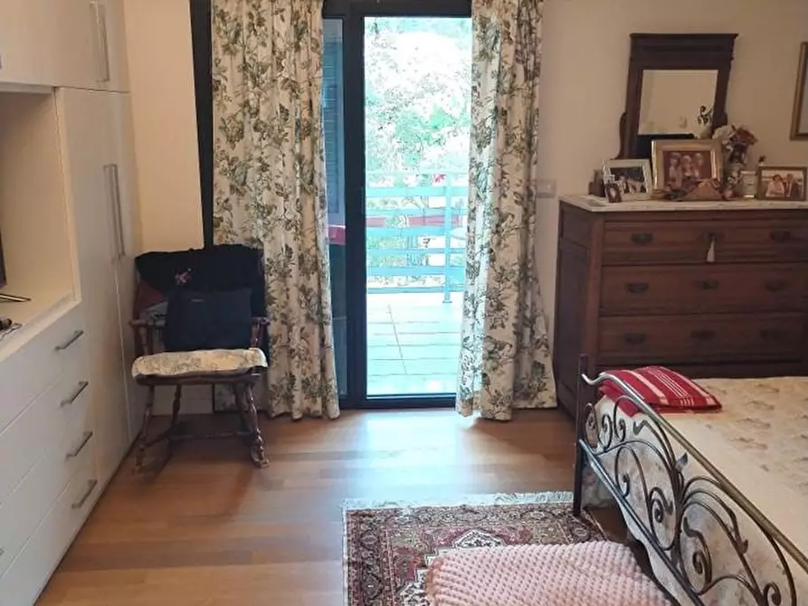 Immagine 29 di Villetta a schiera in vendita  a Massa