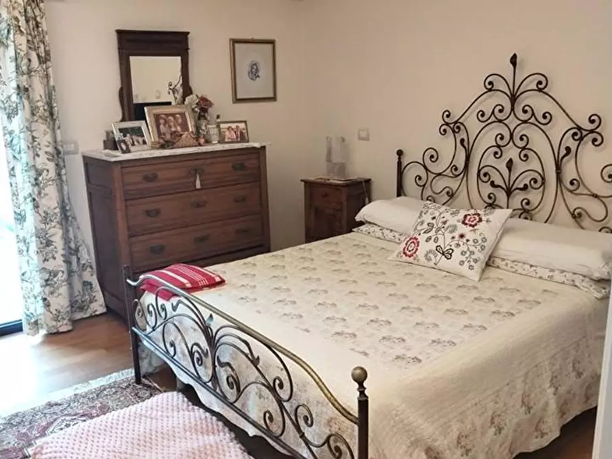 Immagine 28 di Villetta a schiera in vendita  a Massa