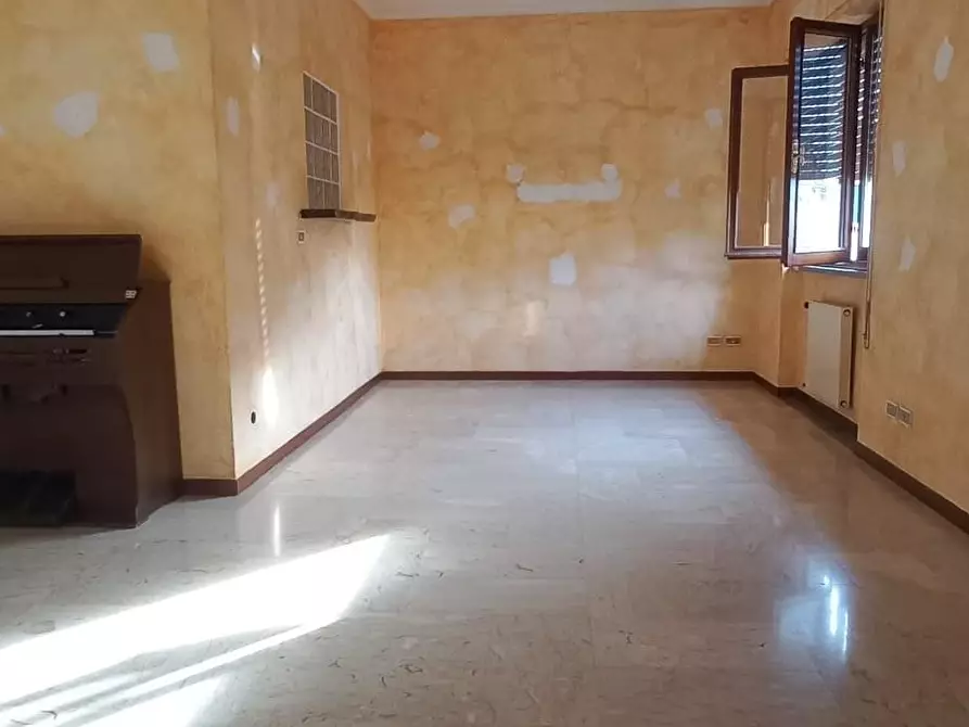 Immagine 15 di Casa indipendente in vendita  a Carrara