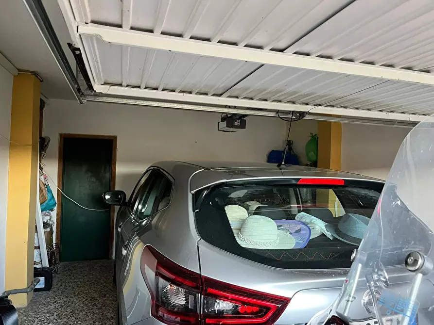 Immagine 9 di Appartamento in vendita  a Siena