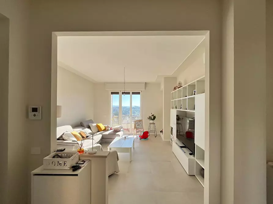 Immagine 2 di Appartamento in vendita  a Siena