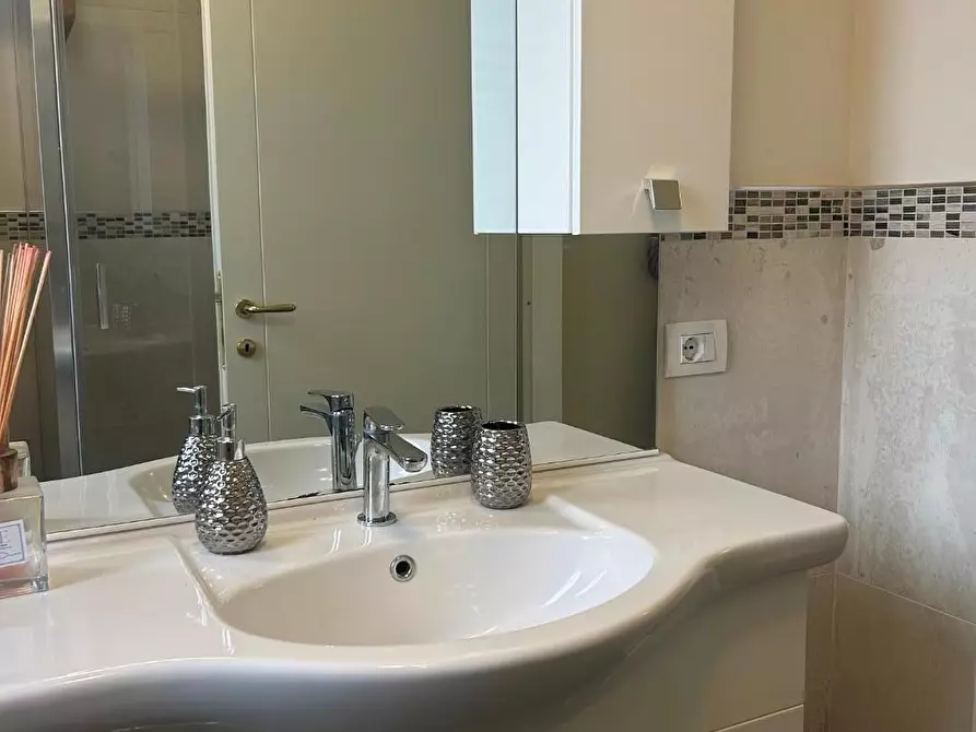 Immagine 27 di Appartamento in affitto  a Empoli