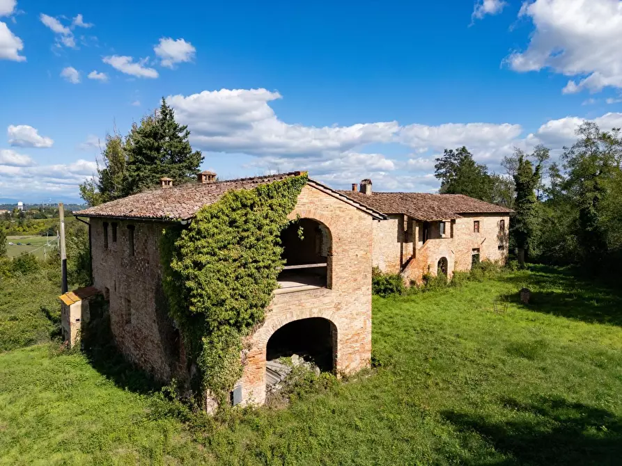 Immagine 14 di Casa colonica in vendita  a Pontedera