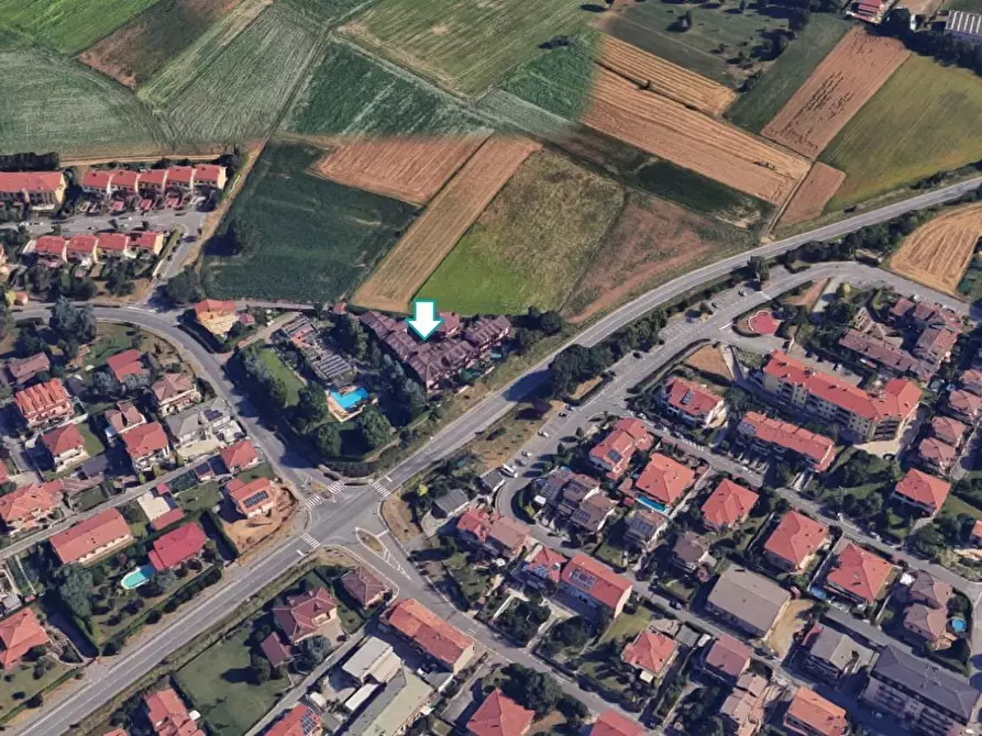 Immagine 1 di Garage in vendita  a Trezzano Rosa