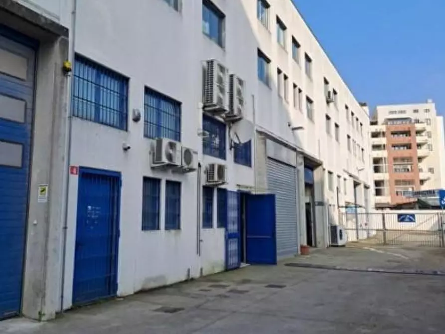 Immagine 1 di Laboratorio in vendita  a Milano