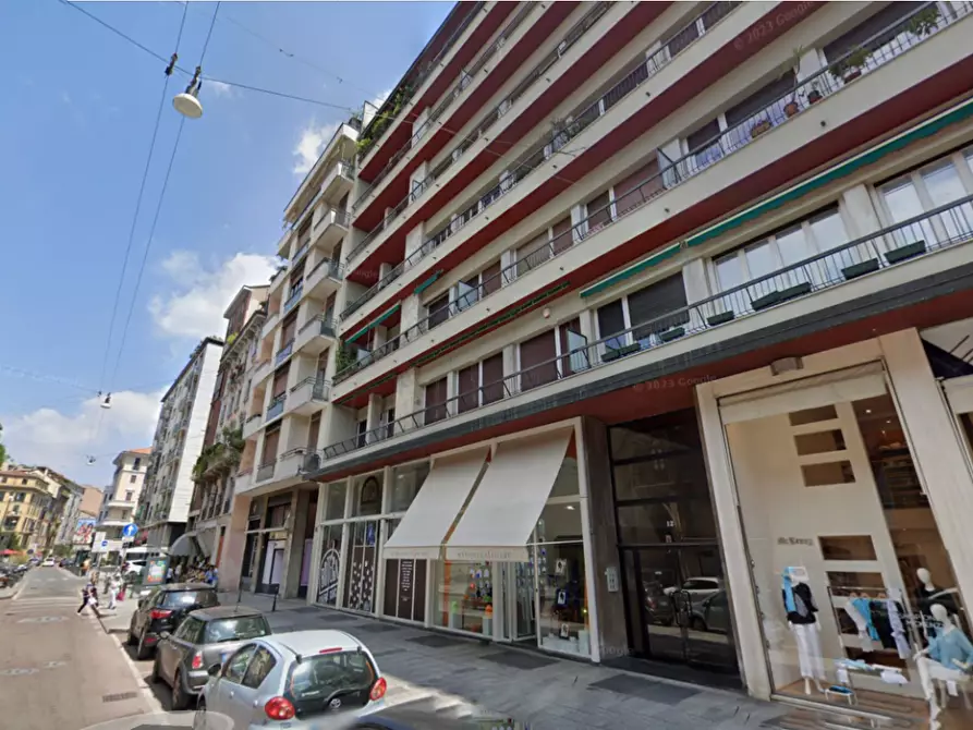 Immagine 11 di Appartamento in vendita  a Milano