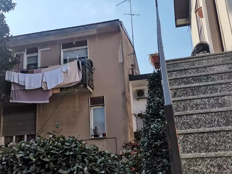 Immagine 4 di Magazzino in vendita  a Baranzate