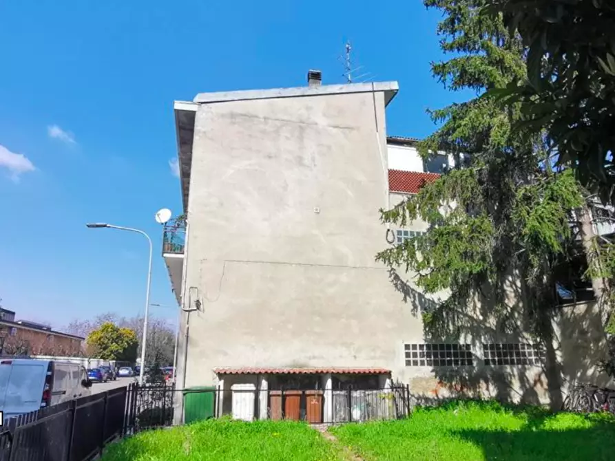 Immagine 3 di Magazzino in vendita  a Baranzate