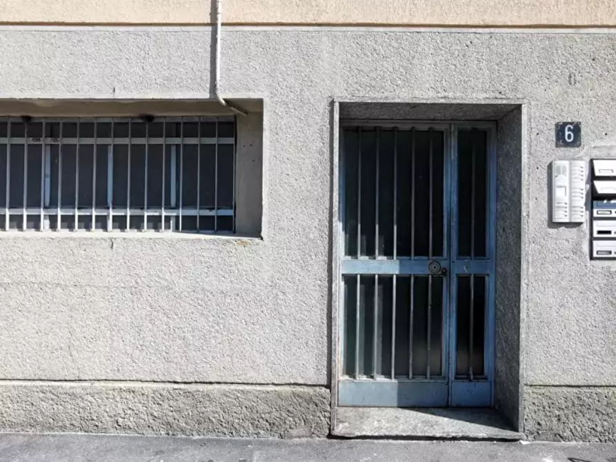 Immagine 9 di Magazzino in vendita  a Baranzate